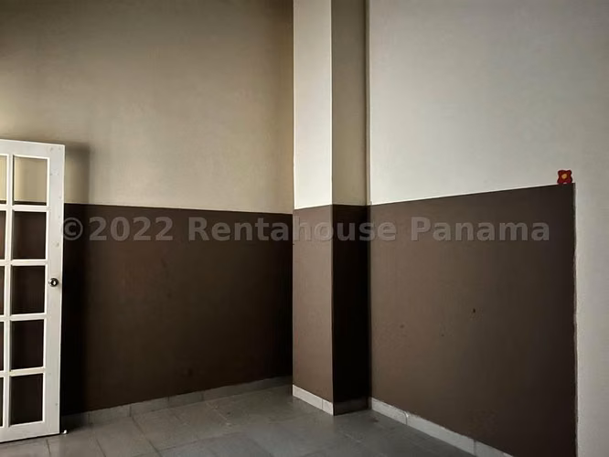 Local Comercial en Alquiler en Costa Sur JG