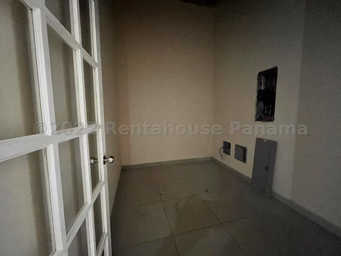 Local Comercial en Alquiler en Costa Sur JG