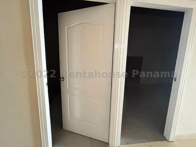 Local Comercial en Alquiler en Costa Sur JG