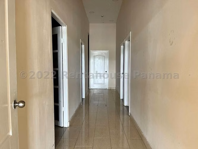 Local Comercial en Alquiler en Costa Sur JG