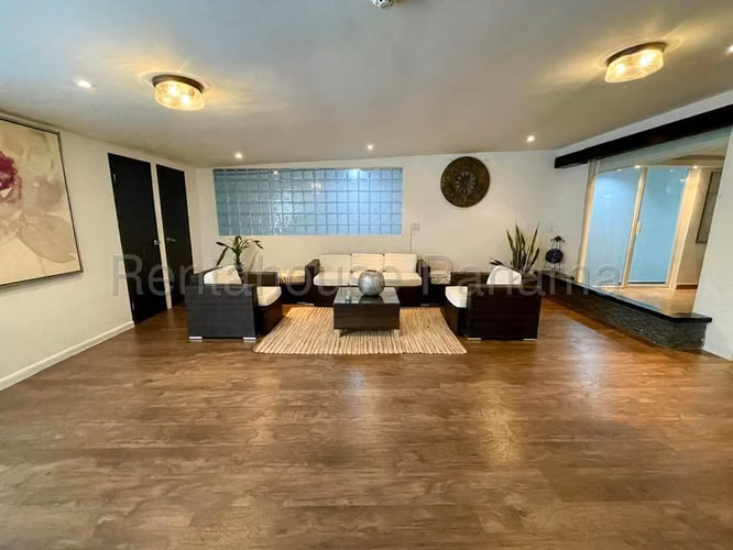 Local Comercial en Alquiler enObarrio JG