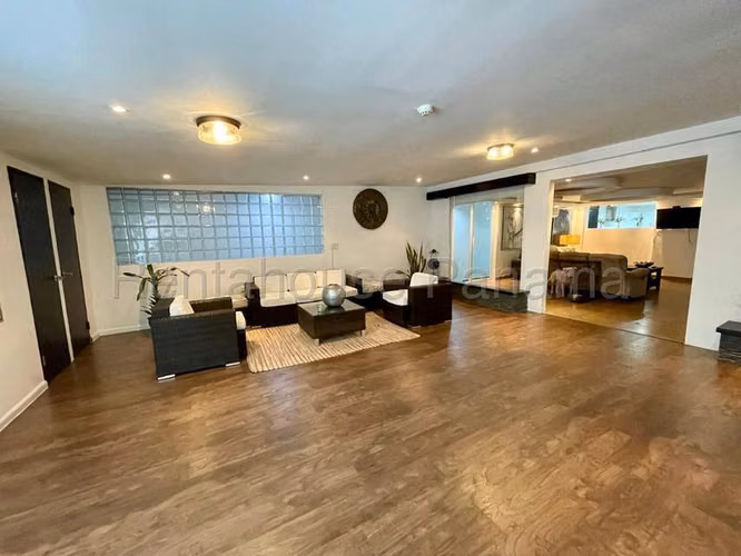 Local Comercial en Alquiler enObarrio JG