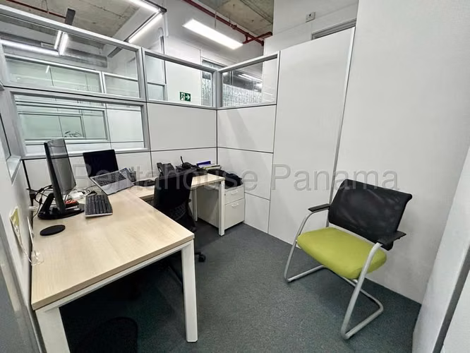 Oficina Comercial en Alquiler en Santa Maria JG