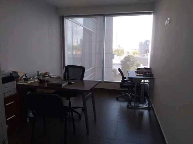 SE ALQUILA OFICINA EN PH PLAZA PACIFIC