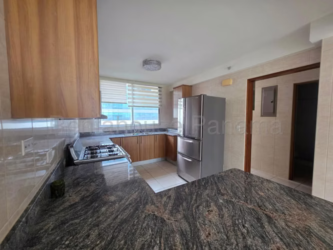 Venta de apartamento en Costa del Este    AK