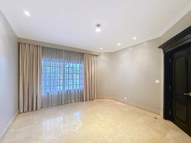 Venta de casa en Costa del Este PH Antigua