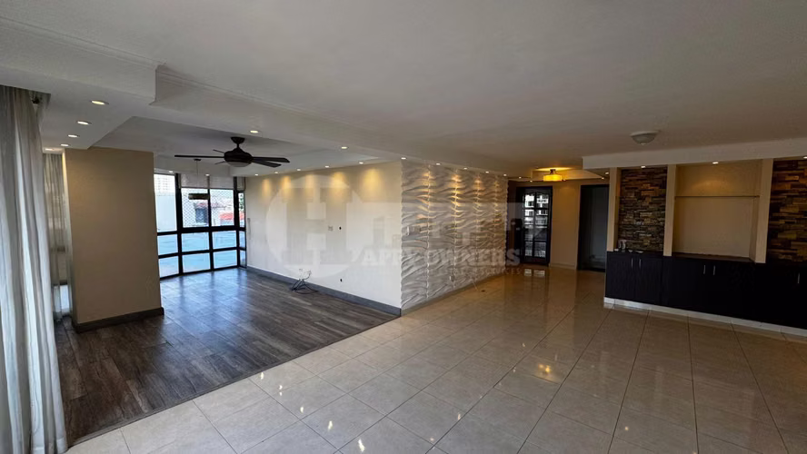 Venta de apartamento en PH Aranjuez, Vía Argentina