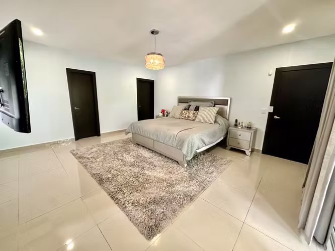 Se vende casa remodelada en El Carmen