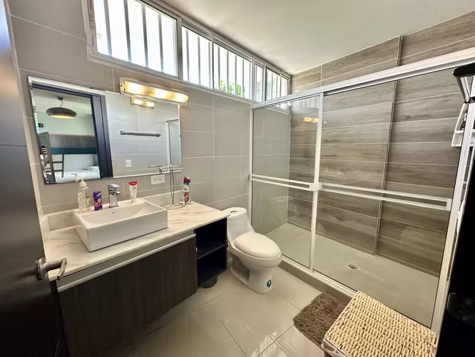 Se vende casa remodelada en El Carmen