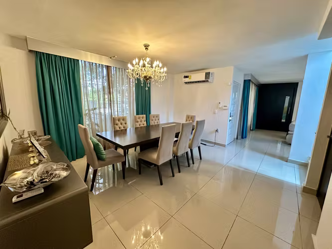 Se vende casa remodelada en El Carmen