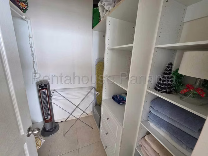 alquilo apartamento amoblado con vista la mar OF 26-6040