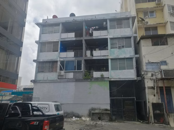 Se Vende Edificio en Via España LA22-5055