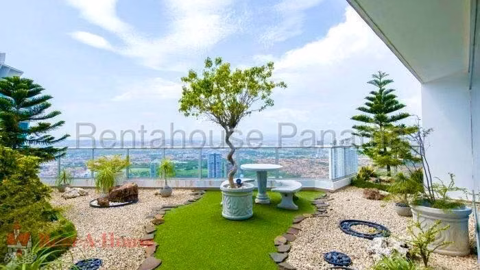 Se Vende Apartamento en Costa del Este LA26-5948