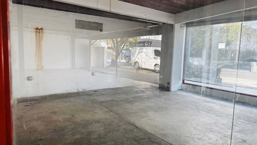 Amplio Local Comercial con Terrazas en Alquiler – San Francisco, Calle 70 - AF