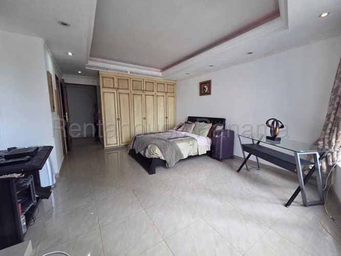 Se Alquila Apartamento en Paitilla LA25-9739