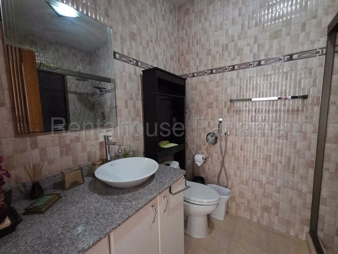 Se Alquila Apartamento en Paitilla LA25-9739
