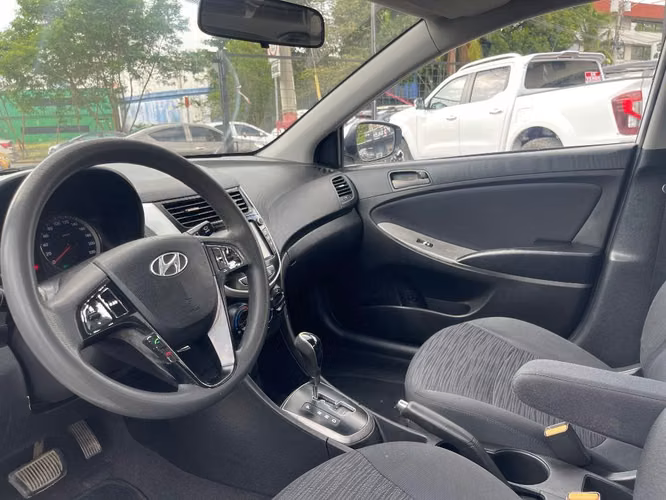 HYUNDAI ACCENT 2017 FULL EXTRAS - Imagen 5