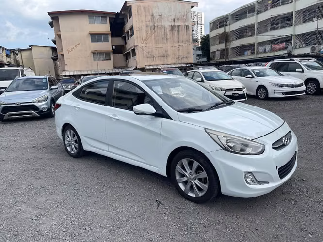 HYUNDAI ACCENT 2017 FULL EXTRAS - Imagen 2