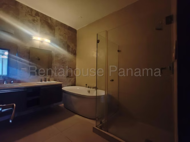 Venta de apartamento en Avenida Balboa AK
