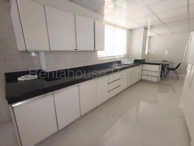 Venta de apartamento en Obarrio AK
