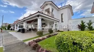Sale of House with 251m2 in Versailles PH Versailles Reserve 26-6050SR