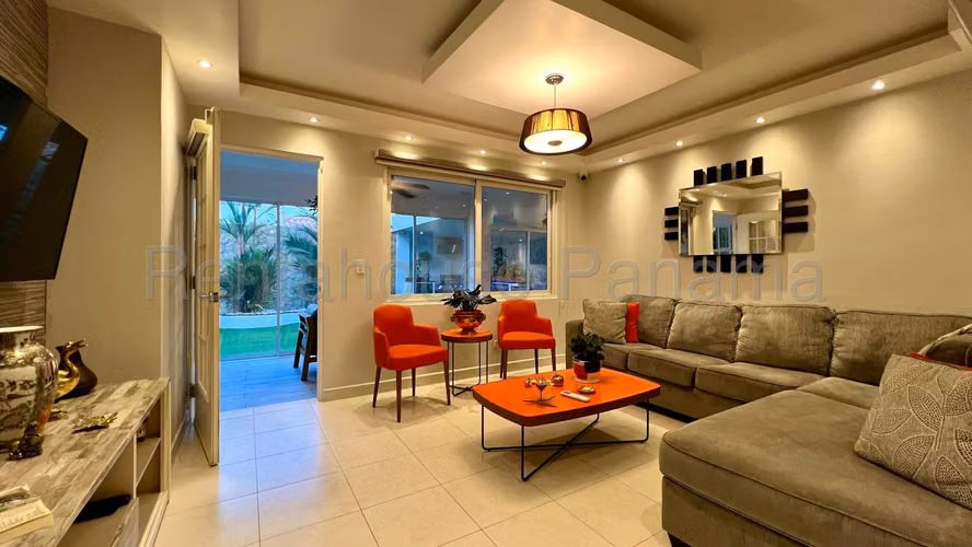 House for sale in Versalles Quintas de Versalles Mts2: 251.67 PD