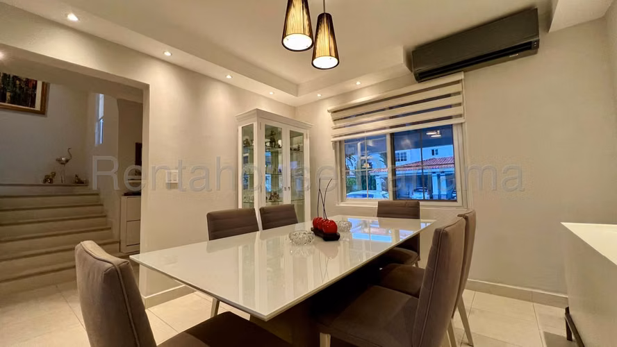 Venta de Casa en Versalles Quintas de Versalles Mts2: 251.67 PD
