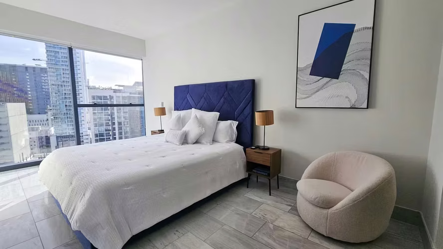 C301 SE ALQUILA AMPLIO Y ELEGANTE APARTAMENTO FULL AMOBLADO  EN LA AVENIDA BALBOA
