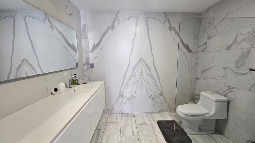 C301 SE ALQUILA AMPLIO Y ELEGANTE APARTAMENTO FULL AMOBLADO  EN LA AVENIDA BALBOA