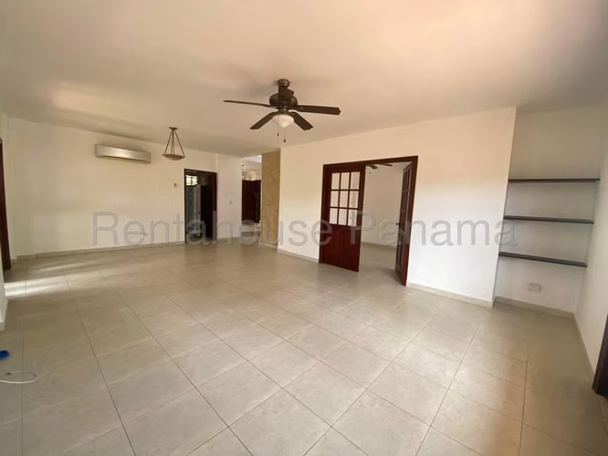 Venta de casa en Costa Sur AK