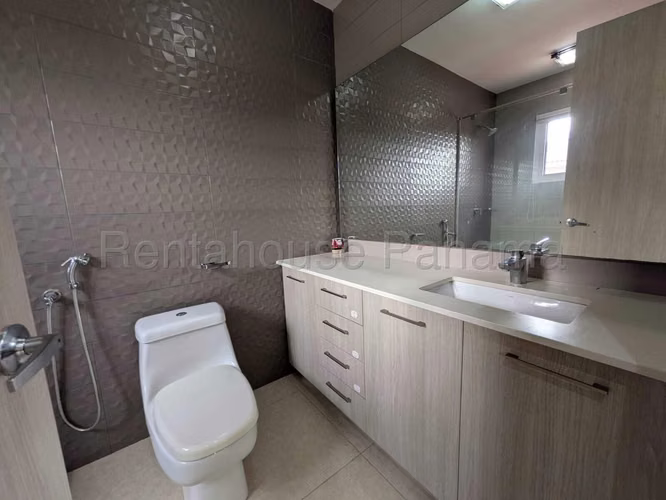 Venta de casa en Versalles AK - Imagen 10