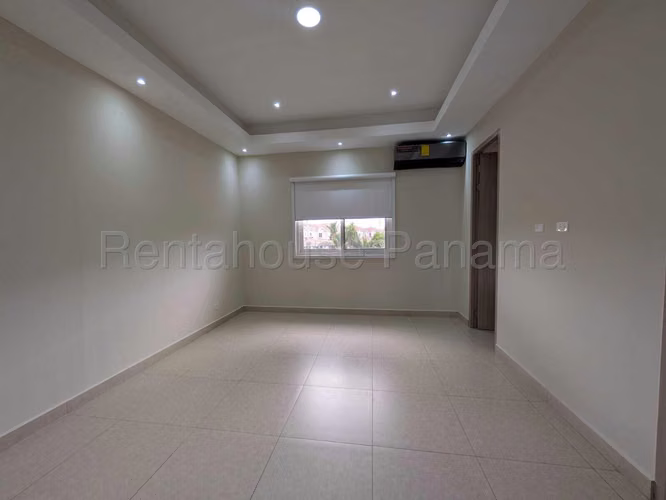 Venta de casa en Versalles AK - Imagen 9