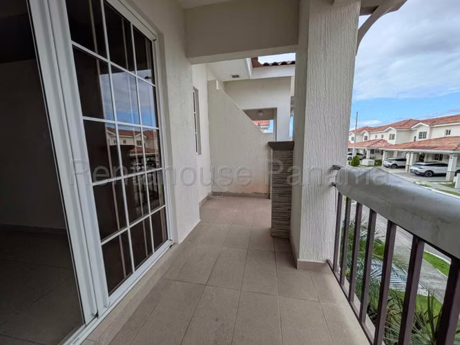 Venta de casa en Versalles AK - Imagen 8