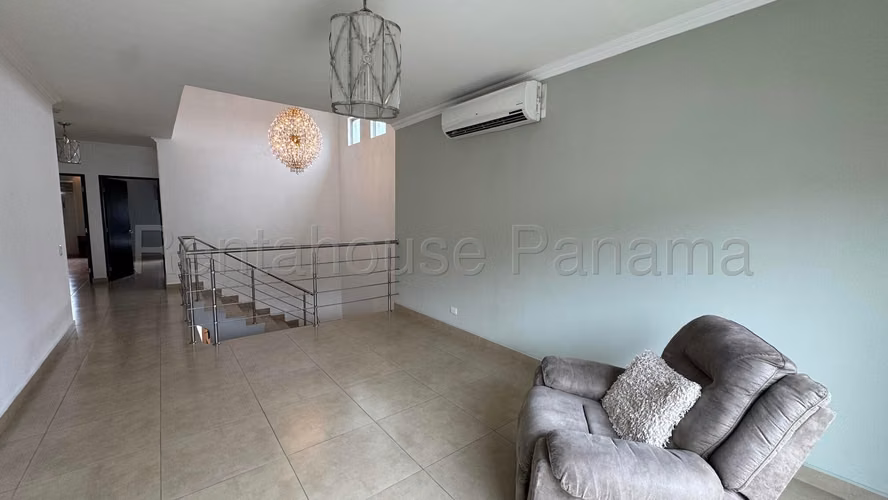 Venta de casa en Condado del Rey AK - Imagen 8