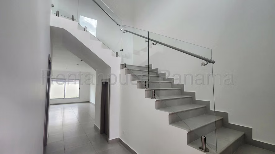 Venta de casa en	Altos de Panama AK - Imagen 10