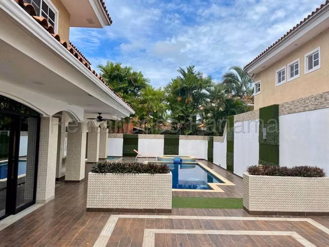 Venta de casa en	Costa del Este AK - Imagen 12