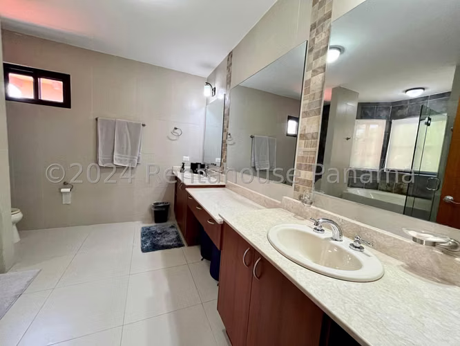 Venta de casa en Costa Sur AK - Imagen 11