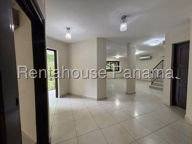 Casa en Venta en Clayton AFC 25-4291