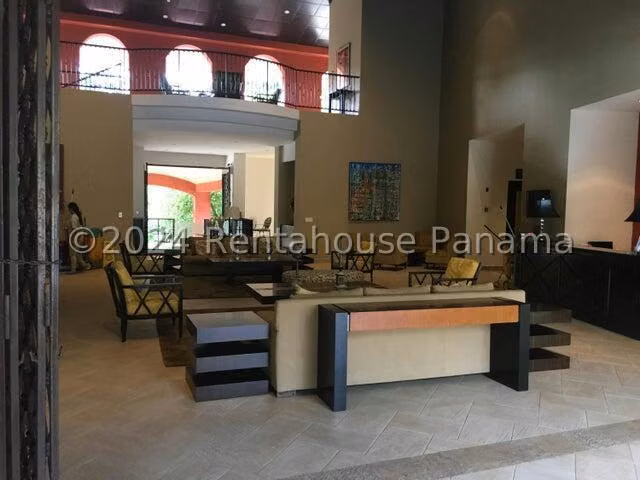 Casa en Venta en Clayton AFC 25-4291