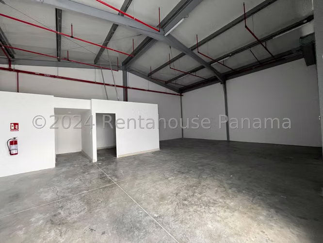 Venta de galera en Parque Lefevre AK