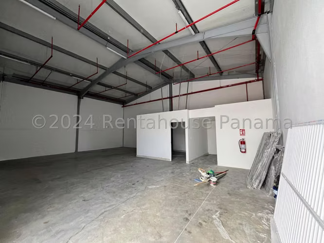 Venta de galera en Parque Lefevre AK