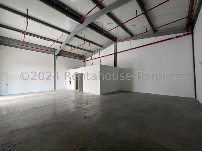 Venta de galera en Parque Lefevre AK