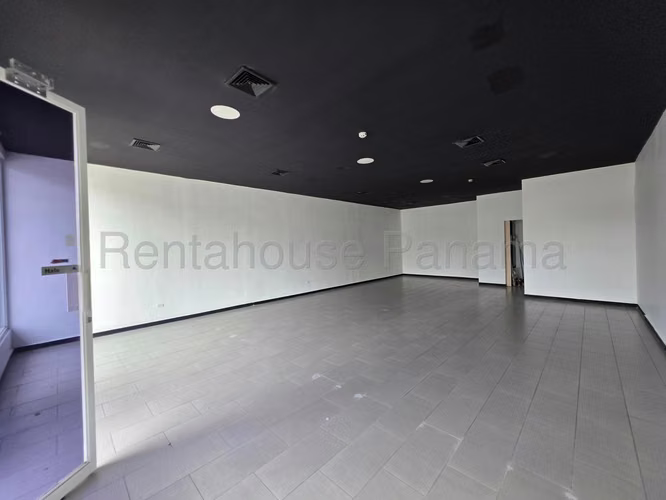 Venta de local comercial en Parque Lefevre AK