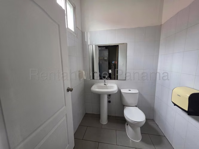 Venta de local comercial en Parque Lefevre AK