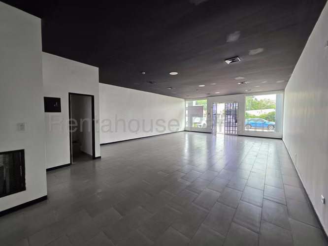 Venta de local comercial en Parque Lefevre AK