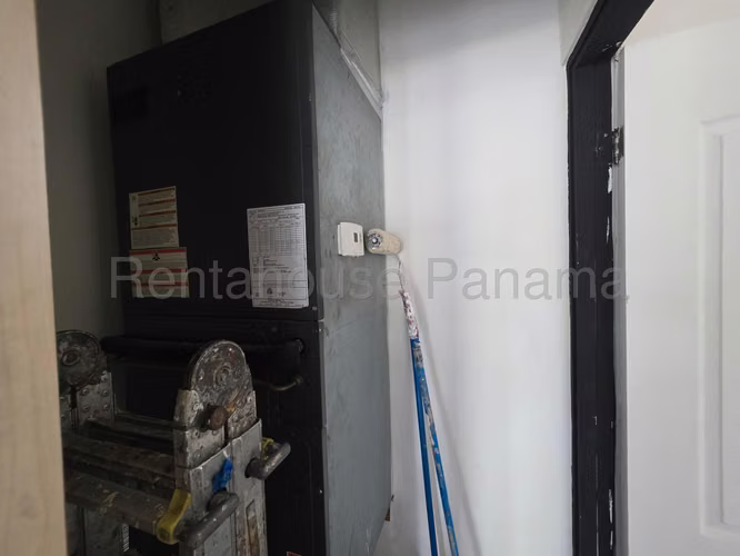 Venta de local comercial en Parque Lefevre AK