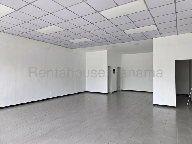 Venta de local comercial en Parque Lefevre AK