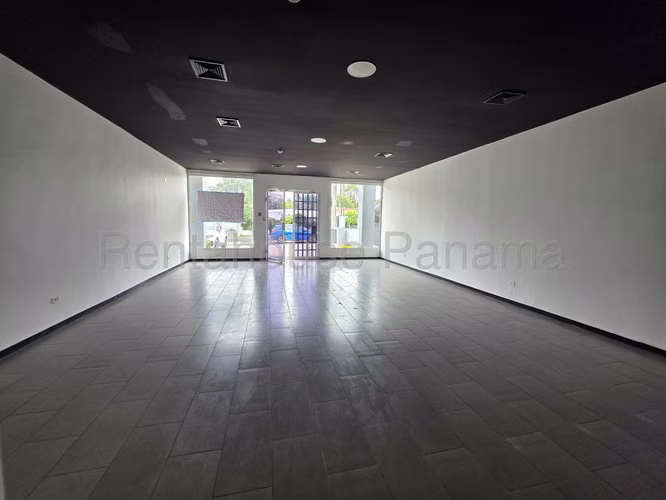 Venta de local comercial en Parque Lefevre AK