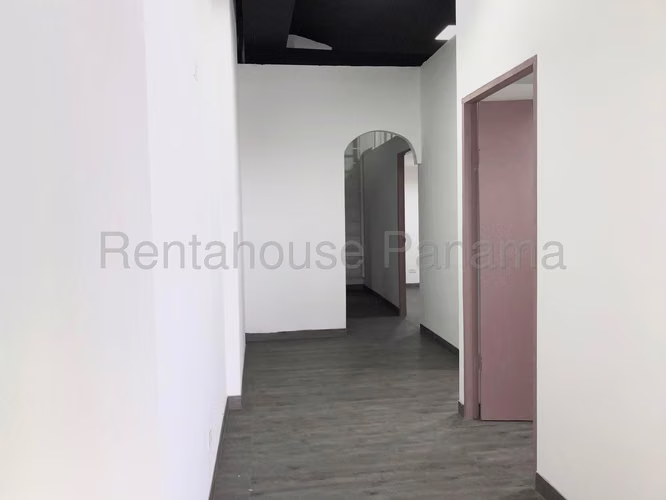 Venta de local comercial en Rio Abajo AK - Imagen 4