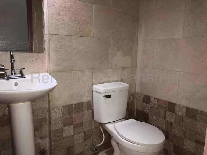 Venta de local comercial en Rio Abajo AK - Imagen 12